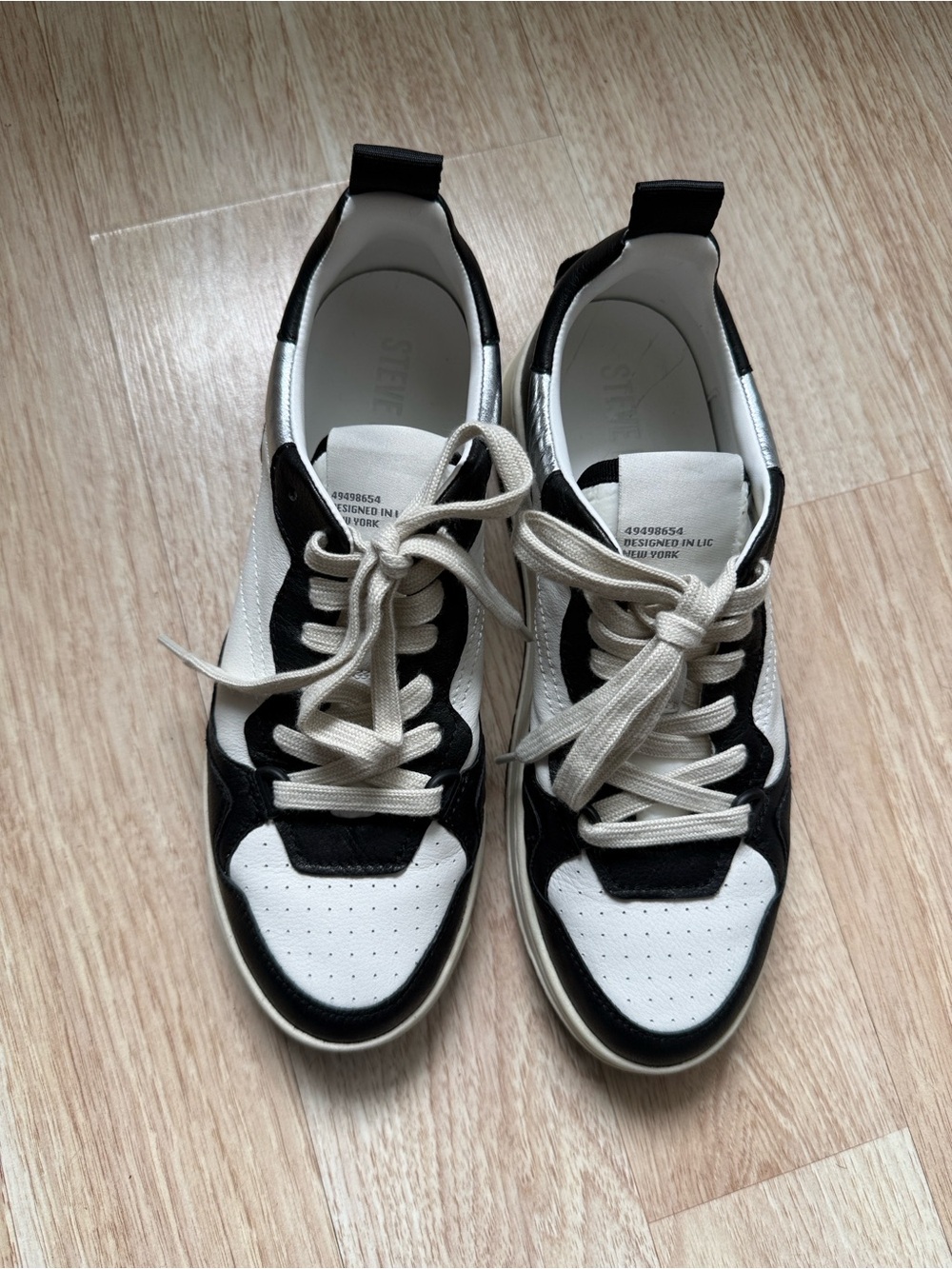 Steve Madden Everlie Perforated Lace Up Sneakers Size 9.5 - Picture 4 of 9